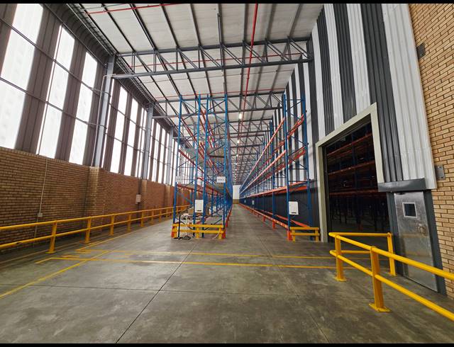 14,590M² WAREHOUSE TO LET IN NORTH RIDING